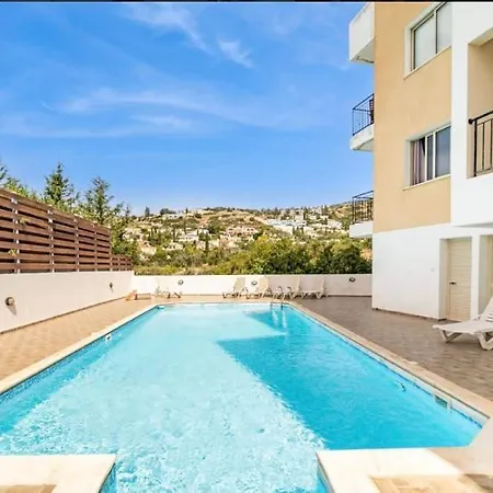 Lucy's Holidays Peyia