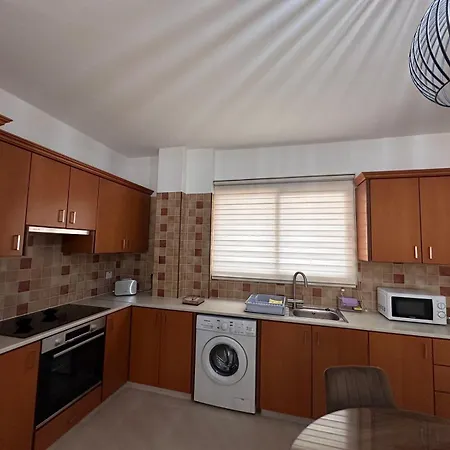 Lucy's Holidays * Πέγεια