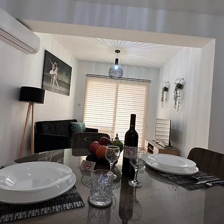 Lucy's Holidays Appartement