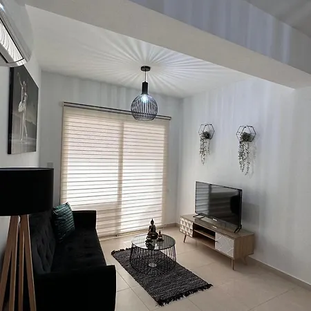 Lucy's Holidays * Peyia