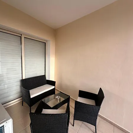 Daire Lucy's Holidays