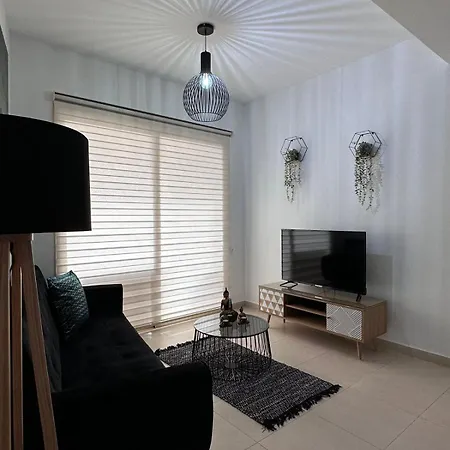 Lucy's Holidays * Πέγεια